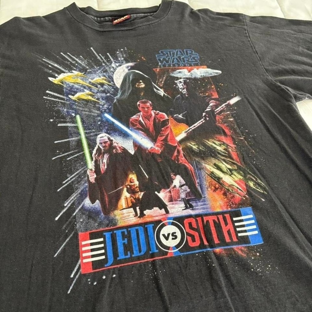 Vintage Star Wars Red Tag JEDI VS SITH Episode 1 Movie Promo Shirt from the 90s - Picture 2 of 7